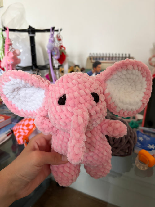 Éléphant rose crochet