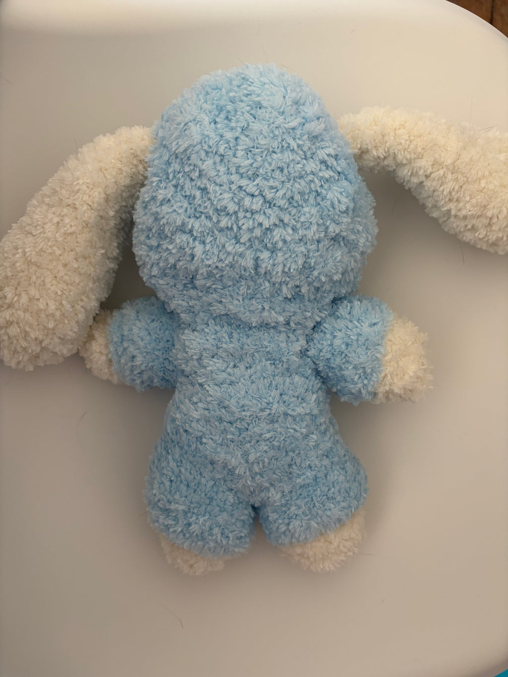 Lapin fluffy pyjama bleu