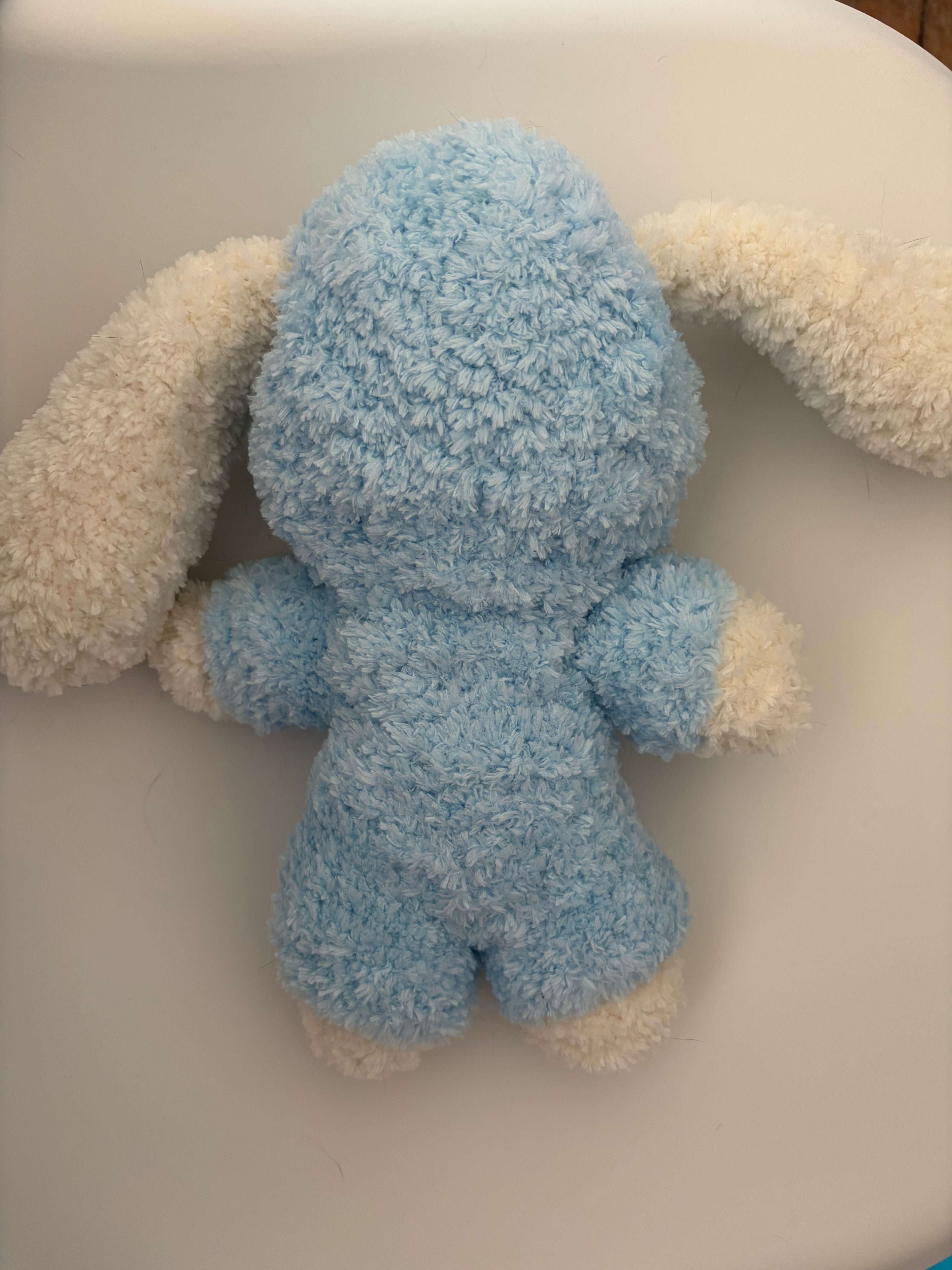 Lapin fluffy pyjama bleu
